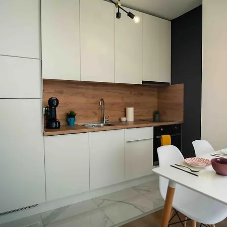Sky + Free Garage Apartment Burgas